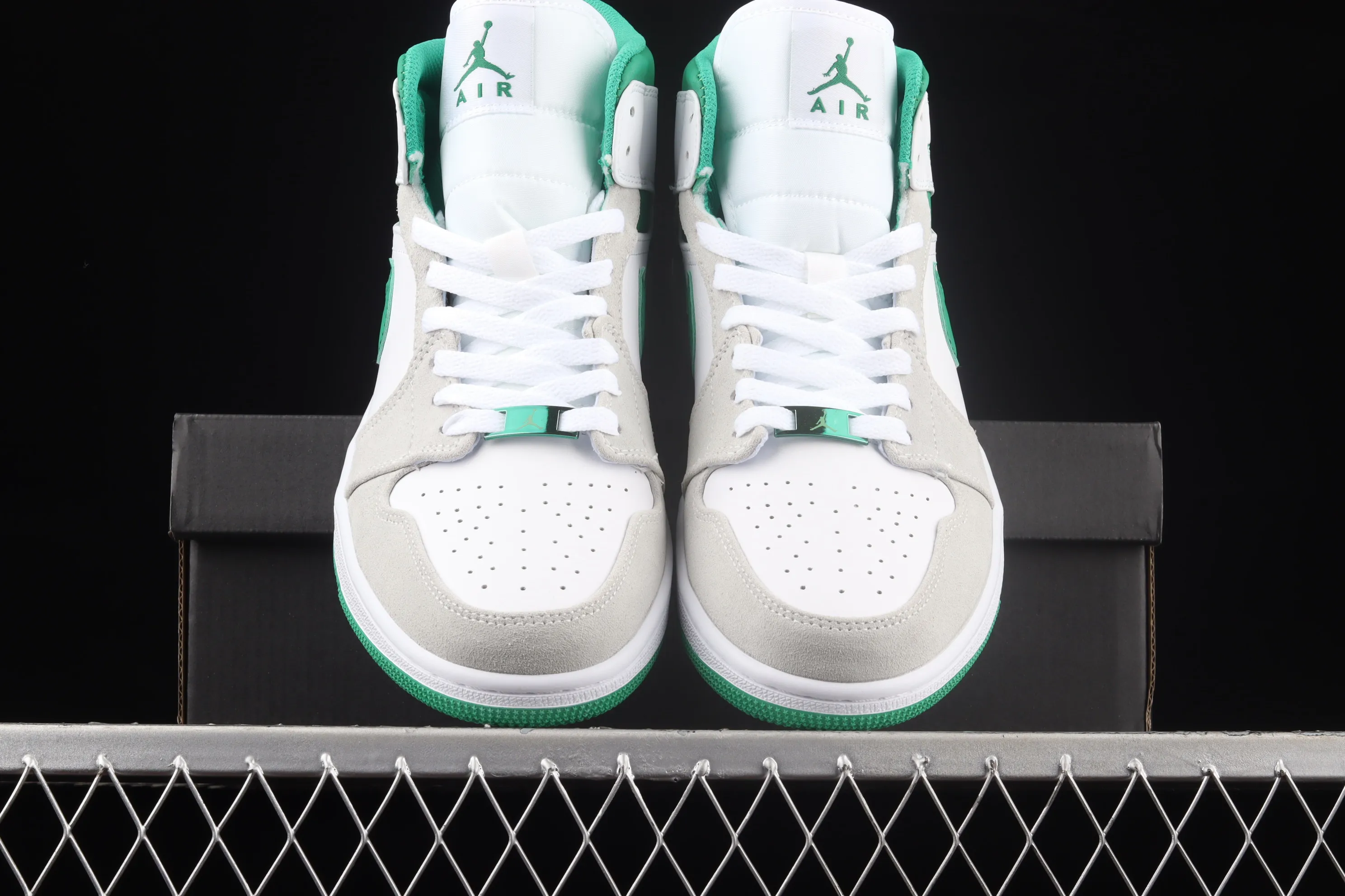All categories Air Jordan Jordan series basketball shoes Air Jordan 1 Mid Air Jordan 1 Mid AJ1 Joe 1 meter white green mid-top cultural basketball shoes DC9294-103